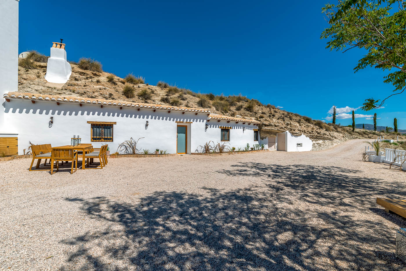 Cave-bedrooms are on ground floor